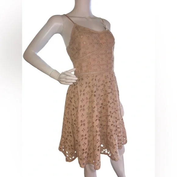 Venus Eyelet Dress size 10 - Picture 8 of 12